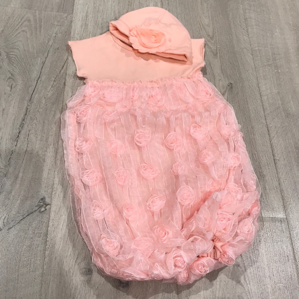 Starting out baby girl coral layette gown 0-6 M
